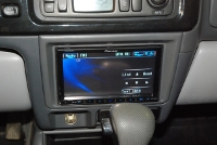   Pioneer AVH-P4100DVD  Mitsubishi Pajero Sport